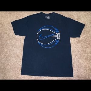 NIKE tee